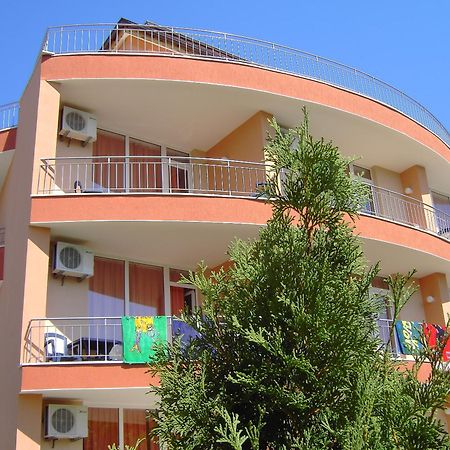 Family Hotel Deja Vu Равда Екстер'єр фото