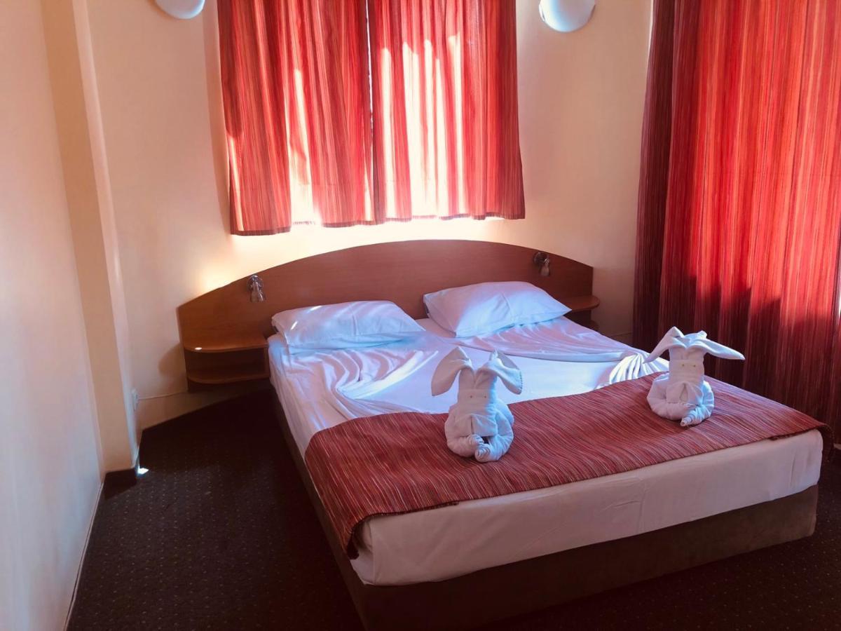 Family Hotel Deja Vu Равда Екстер'єр фото