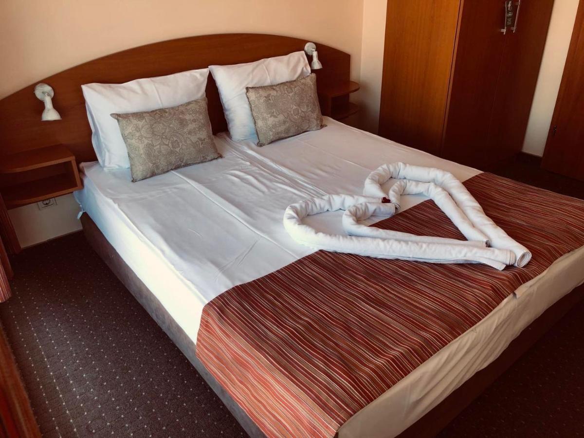 Family Hotel Deja Vu Равда Екстер'єр фото