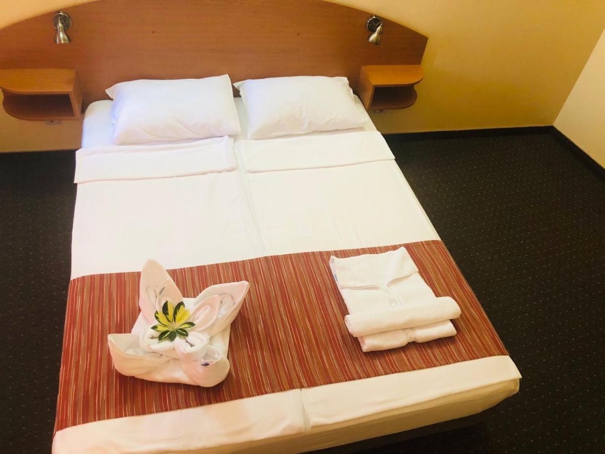 Family Hotel Deja Vu Равда Екстер'єр фото